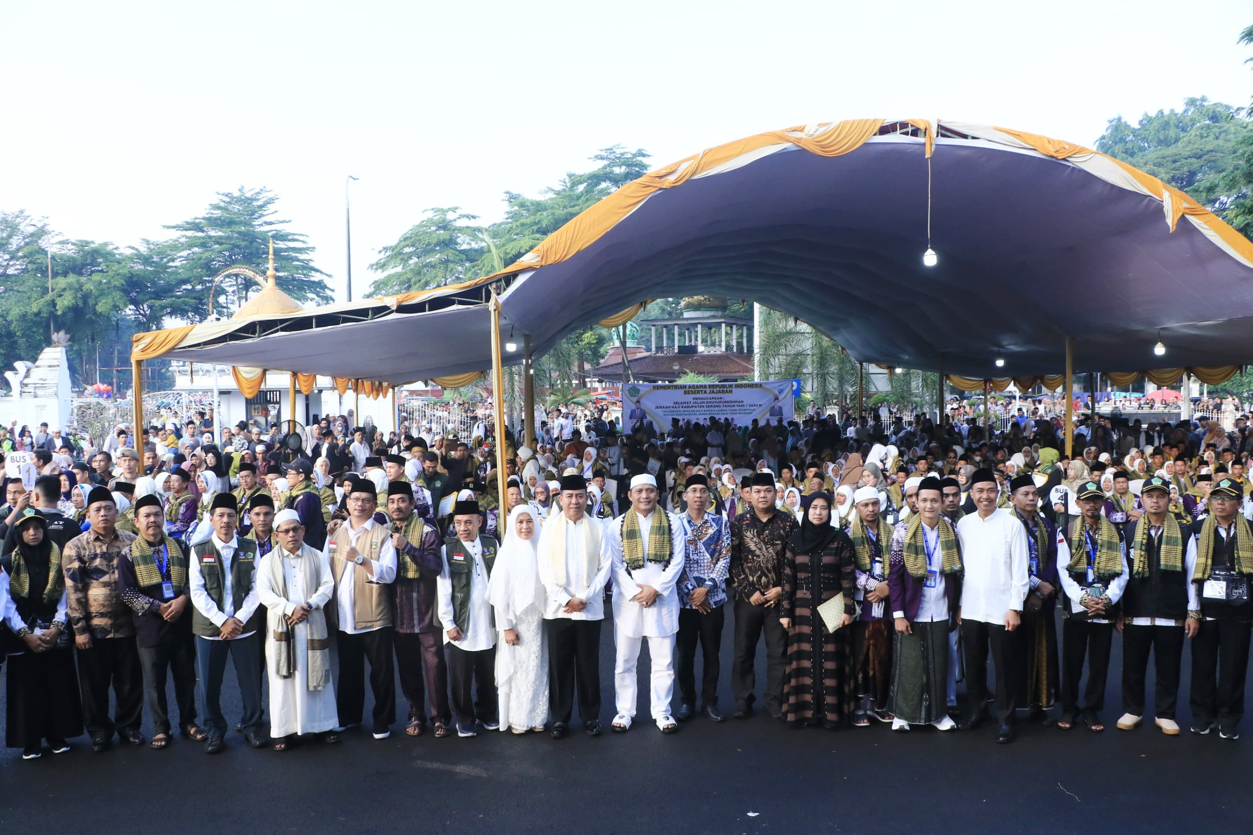 440 Jemaah Haji Asal Kabupaten Serang Diberangkatkan ke Tanah Suci