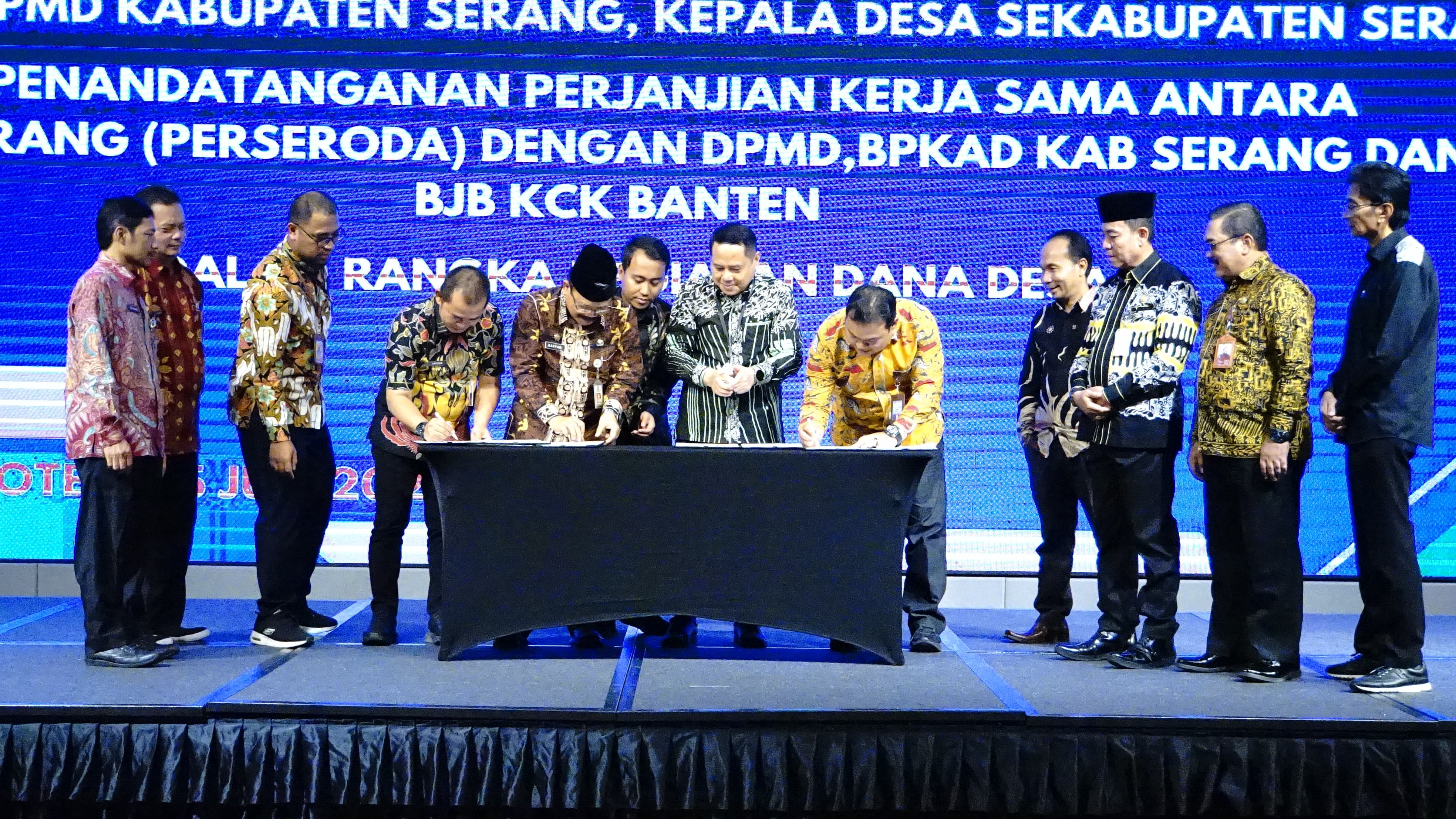 BPR Teken PKS Kegiatan Dana Desa bersama Pemkab Serang dan Bank bjb Banten