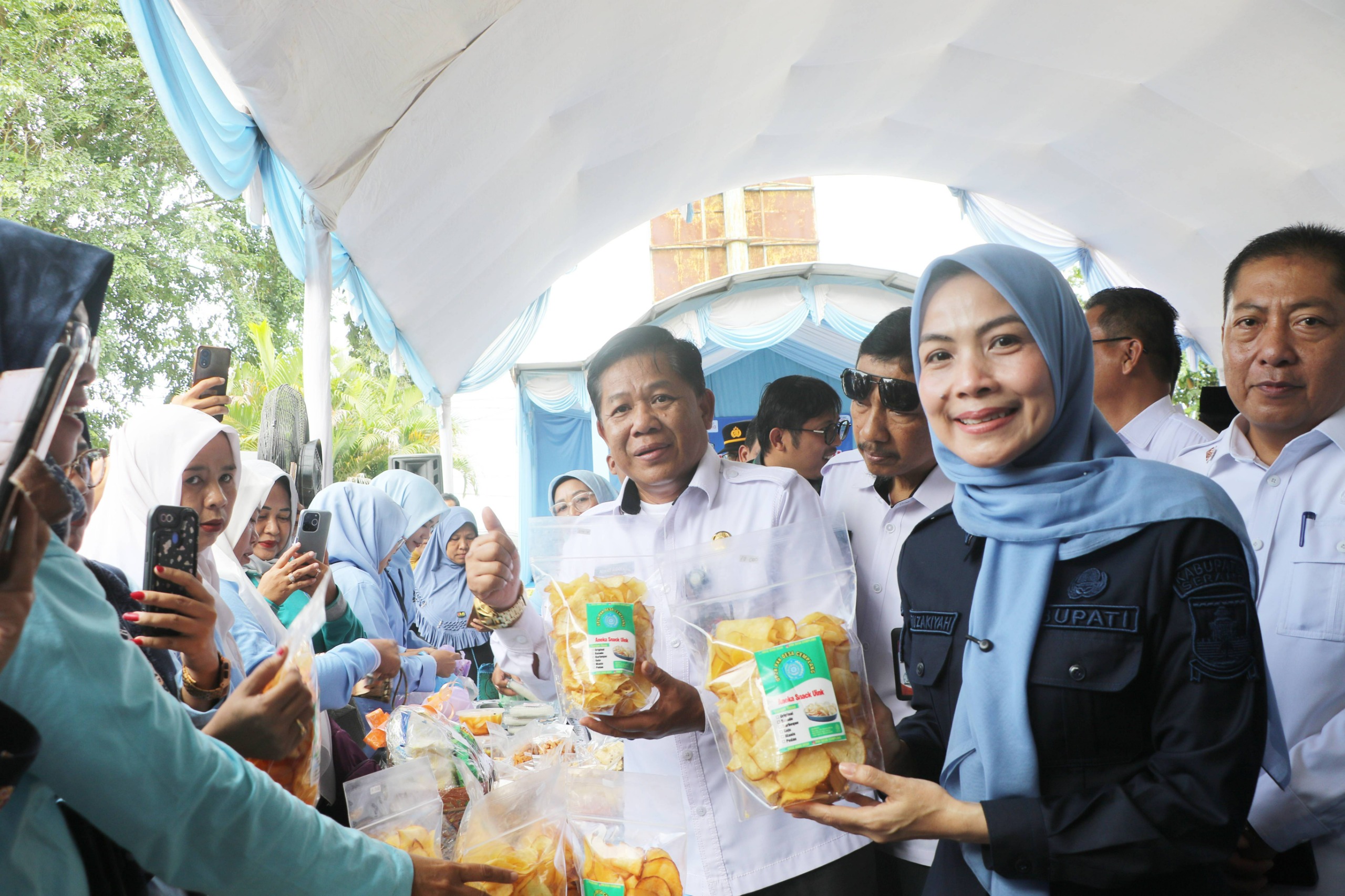 Buka Bazar Murah, Bupati Serang Ratu Zakiyah Pastikan Stok Pangan Selama Ramadhan Aman